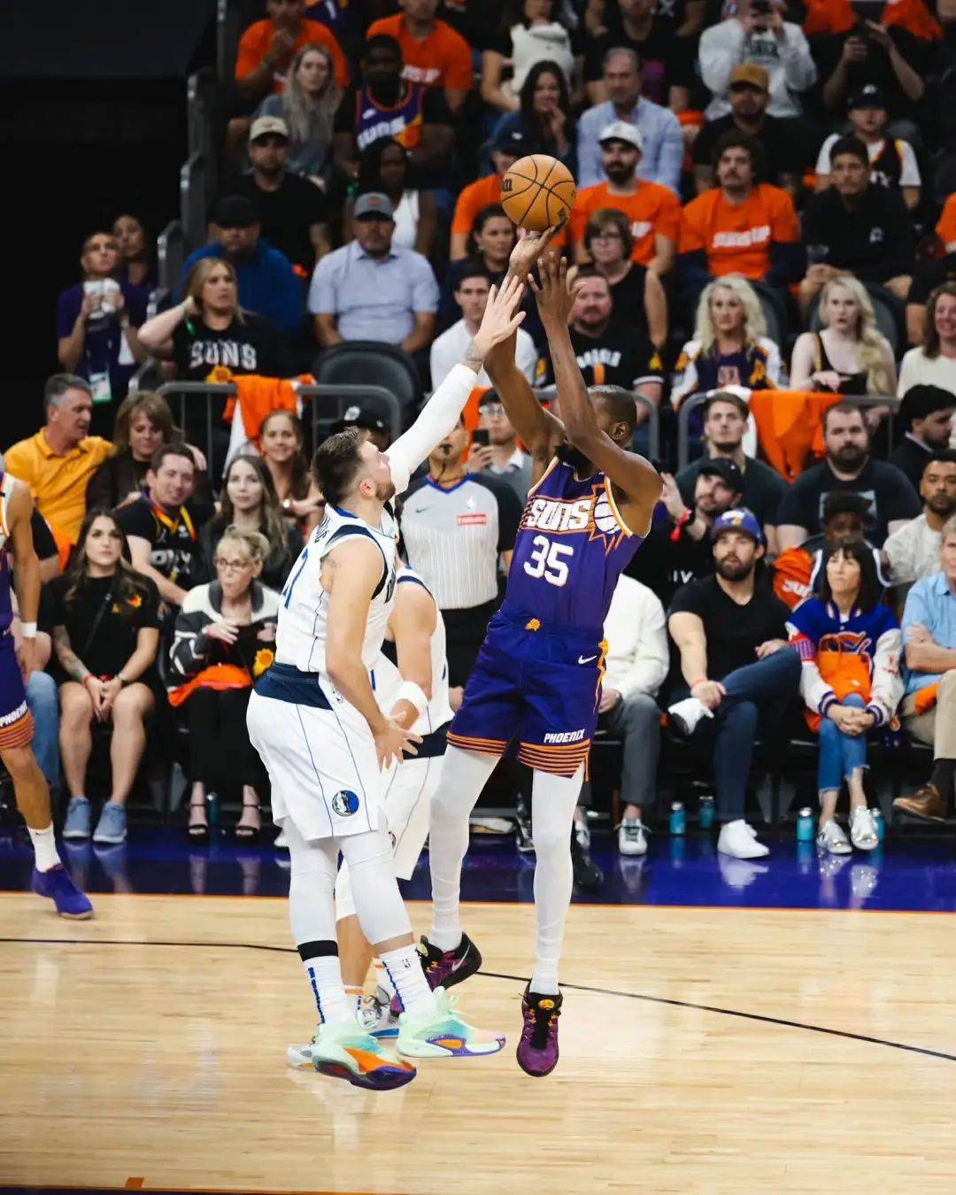 杜兰特连续三场比赛得分超过比分优势明显，C9挑战极限！